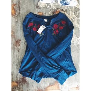 BRAND NEW long sleeve Hollister blue top.